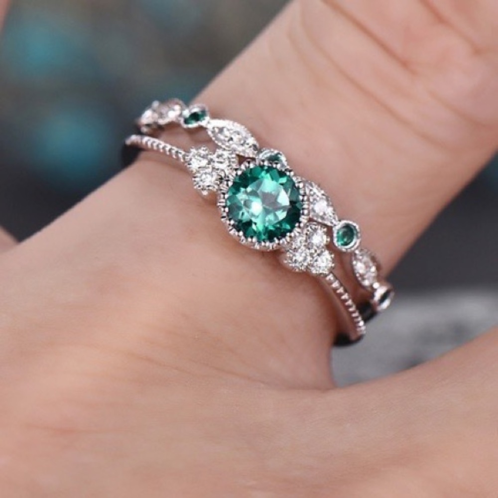 New White Gold Plated Copper Ring Faux emerald green set Zircon Crystal Bling - Picture 3 of 4